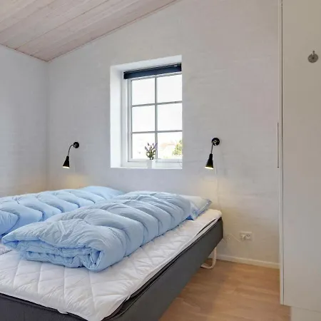 10 Person In Bl Vand * Blavand